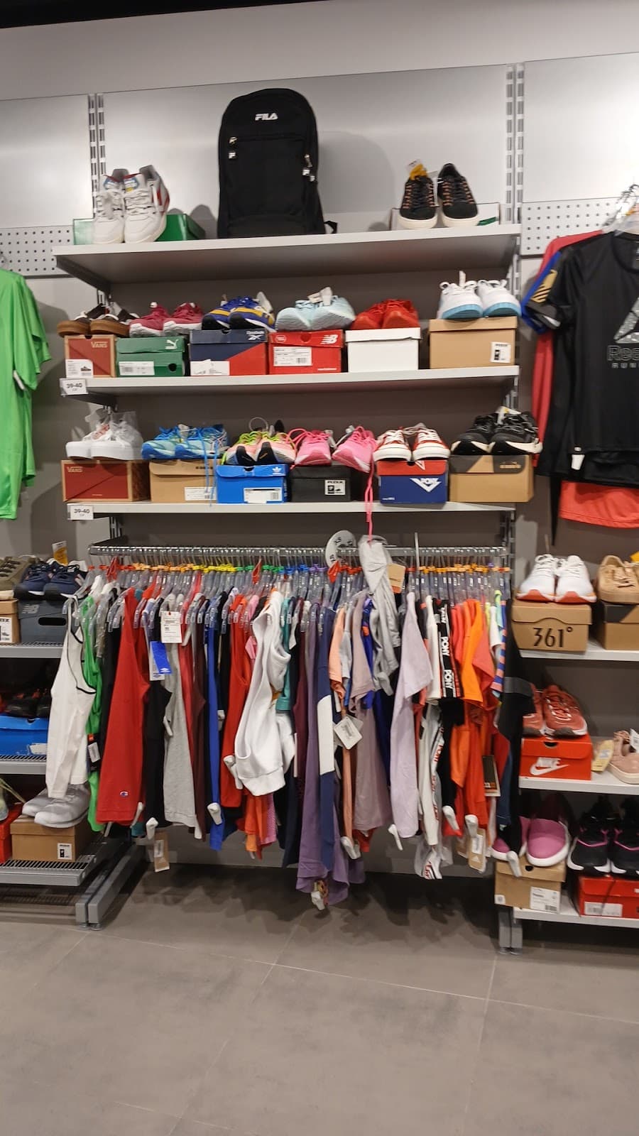 Brands For Less براندز فور لس - Riyadh Park Mall — صورة ٤