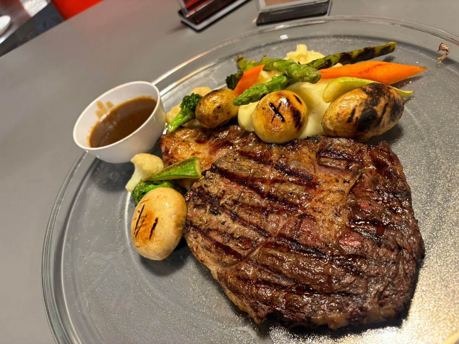 Grid & Grill — صورة ٣