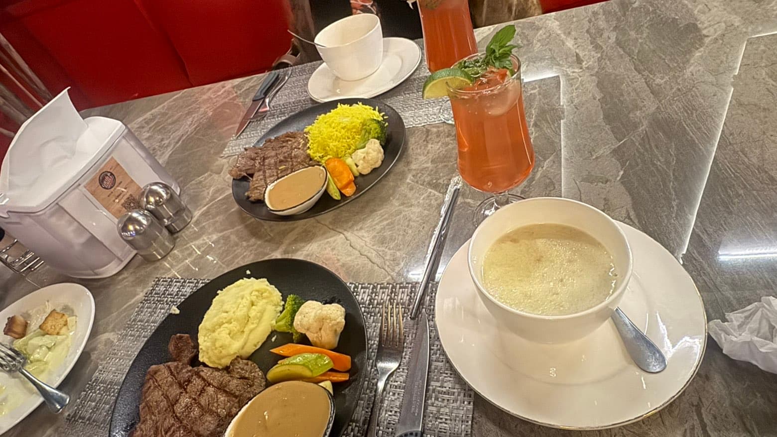Grid & Grill — صورة ٤