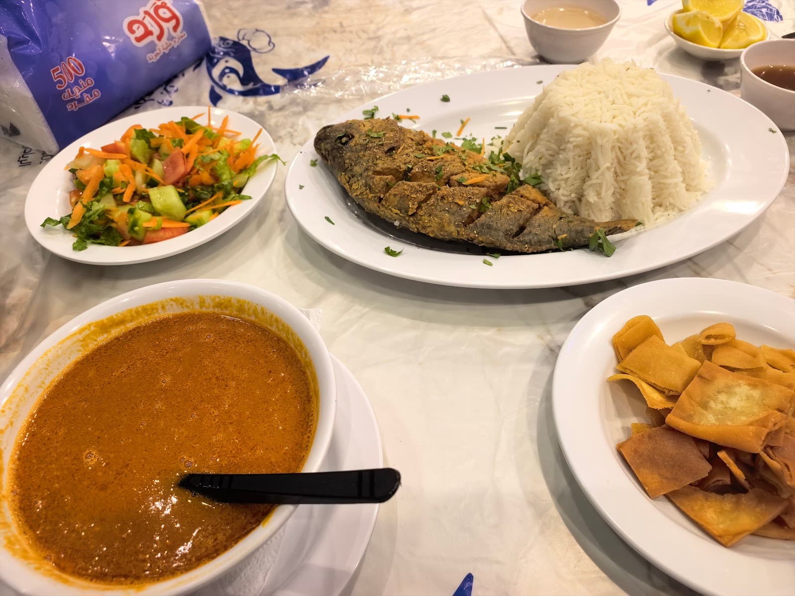 مطعم وجبة سمك — صورة ٣