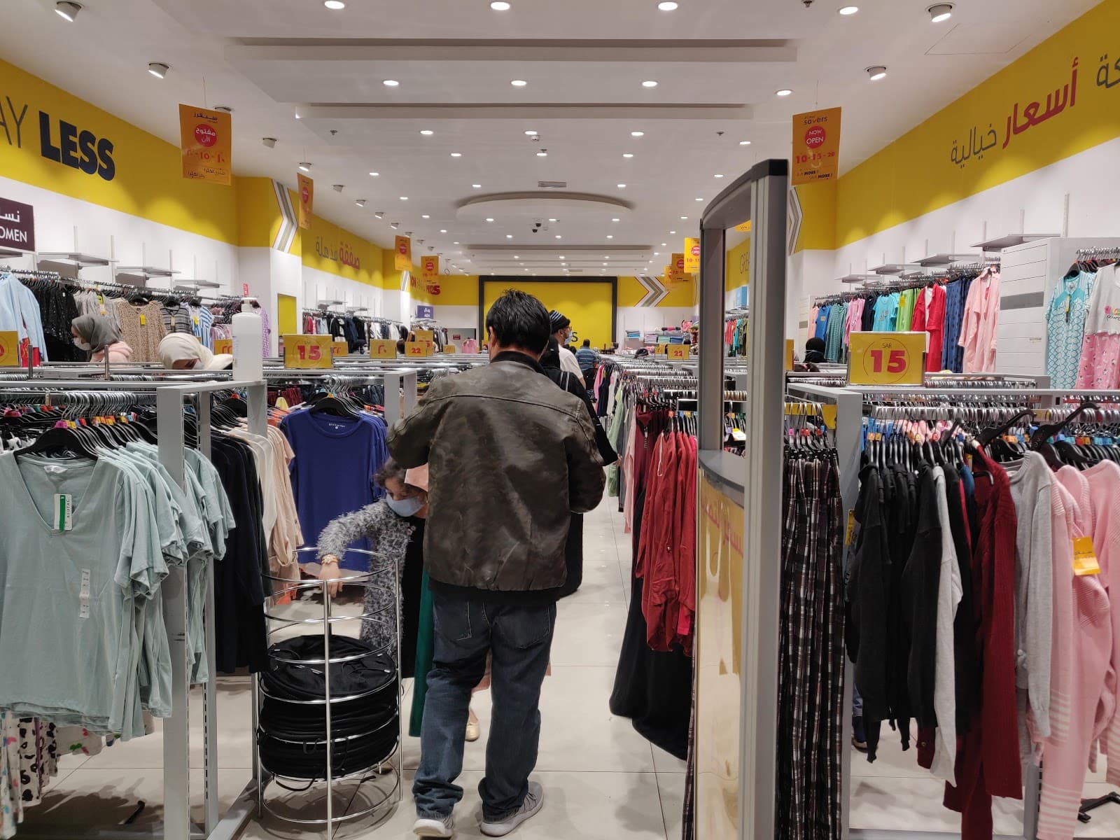 ER Fashions Outlet — صورة ٢