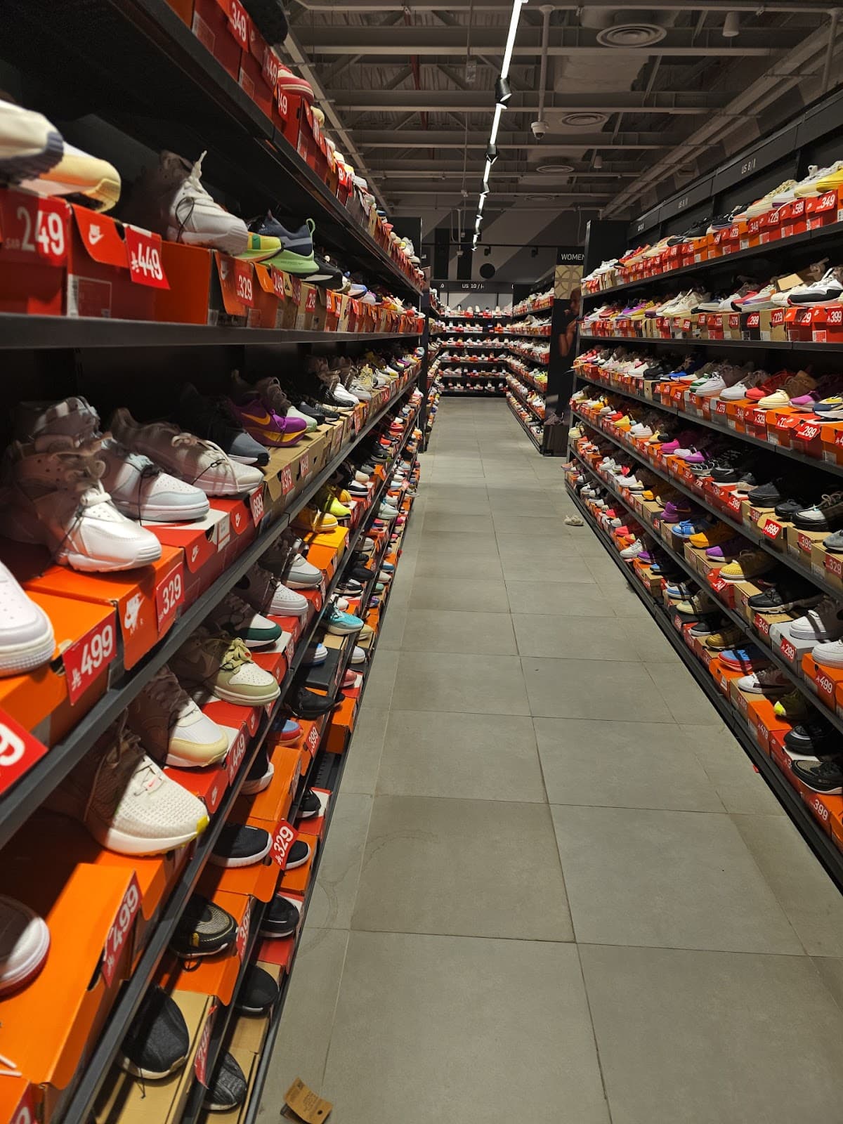 Nike outlets khurais road — photo 3