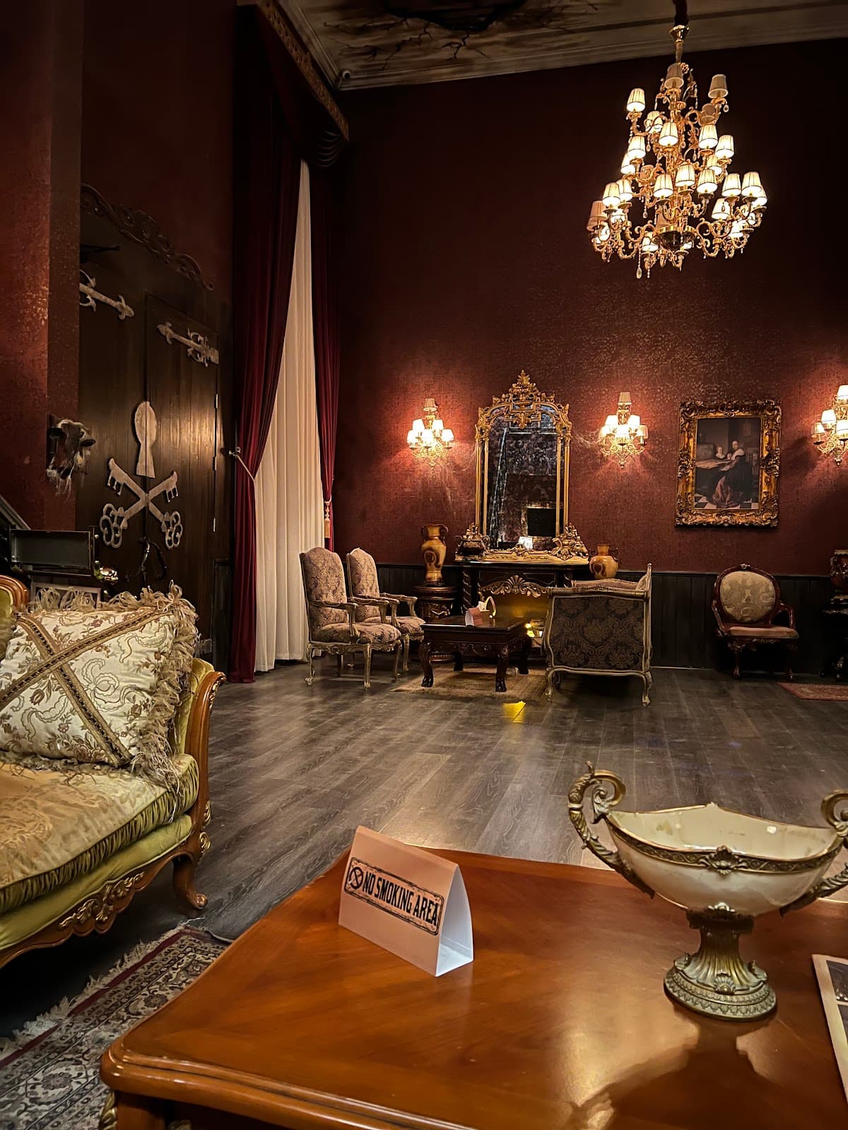 The Escape Hotel — صورة ٢