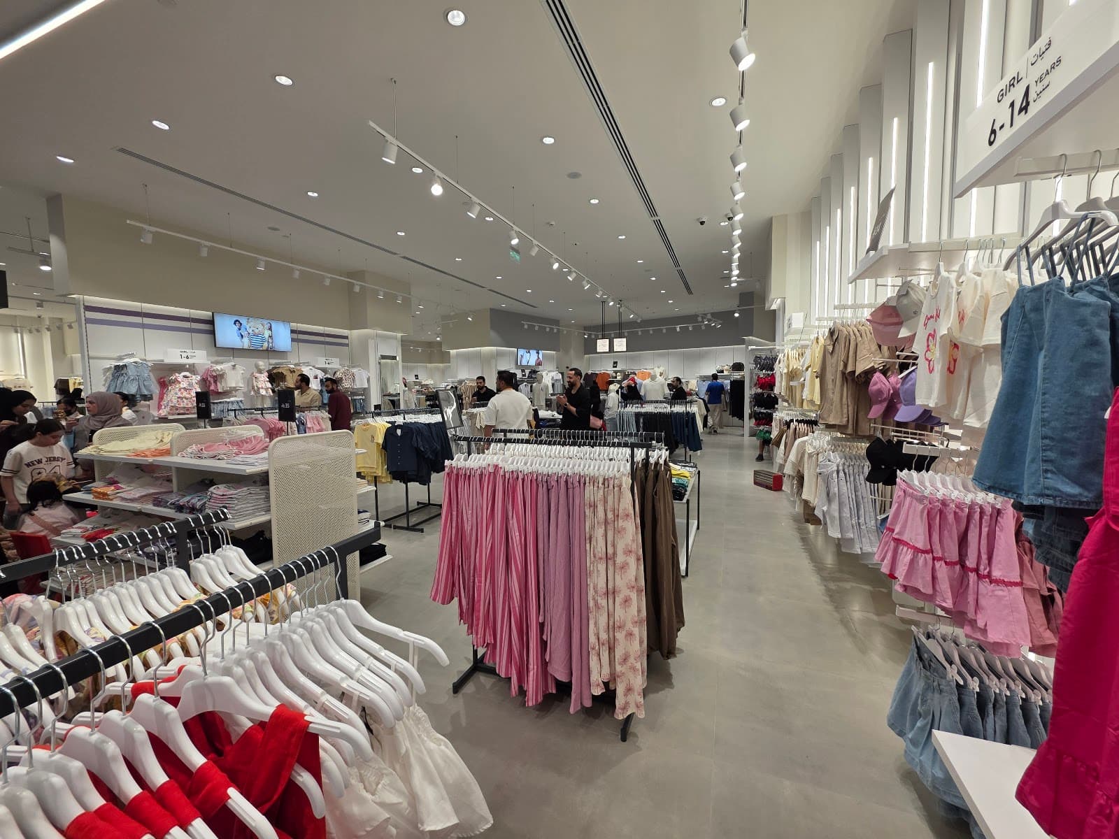Cenomi The View Mall — photo 2