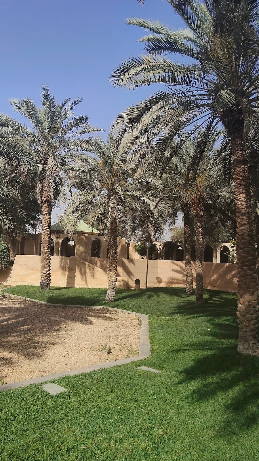 مسارات الحي الدبلوماسي – السفارات — صورة ٢