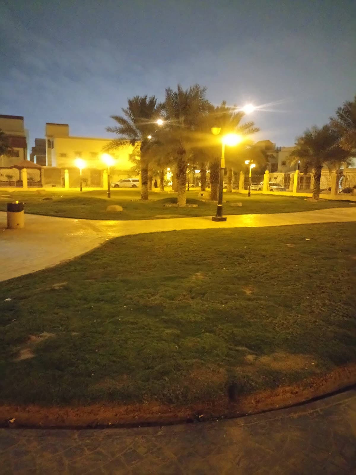 حديقة حي الحمراء الثانية — صورة ٣